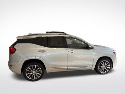 2022 GMC Terrain Denali — photo 8 view