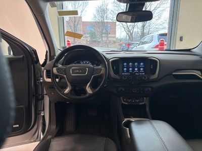 2022 GMC Terrain Denali — photo 18 view