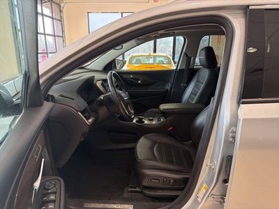 2022 GMC Terrain Denali — photo 11 view