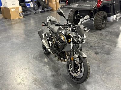 2026 Kawasaki Z500 ABS in GRAPHENSTEEL GRAY/FLAT SPARK BLACK — front three-quarter view