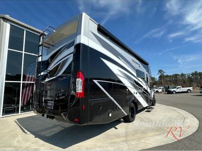 2024 Thor Motor Coach Magnitude - Photo 4