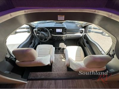 2024 Thor Motor Coach Magnitude - Photo 14