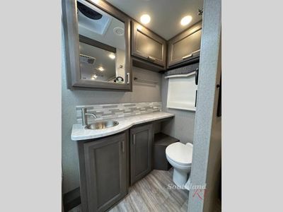 2024 Thor Motor Coach Magnitude - Photo 21
