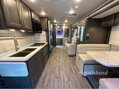 2024 Thor Motor Coach Magnitude - Photo 17