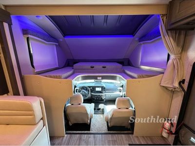 2024 Thor Motor Coach Magnitude - Photo 13