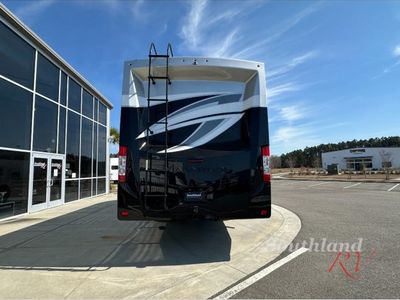 2024 Thor Motor Coach Magnitude - Photo 5