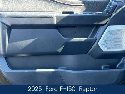 2025 Ford F-150 - Photo 17