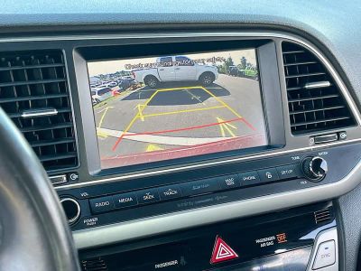 2017 Hyundai Elantra — photo 14 view