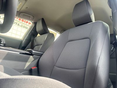 2026 Toyota Prius - Photo 8
