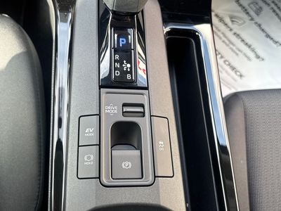 2026 Toyota Prius - Photo 13