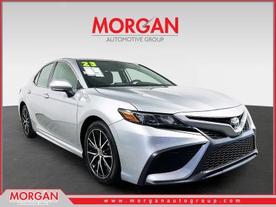 2023 Toyota Camry SE in Silver — front three-quarter view