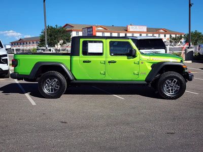2025 Jeep Gladiator — side profile view