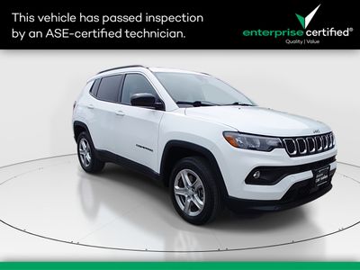2024 Jeep Compass Latitude 4x4 — front three-quarter view