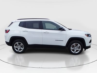 2024 Jeep Compass — photo 8 view