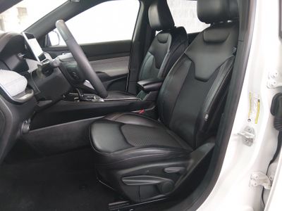 2024 Jeep Compass — photo 12 view
