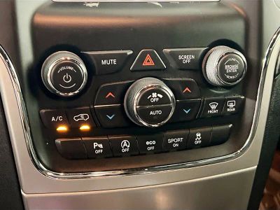 2019 Jeep Grand Cherokee — photo 23 view