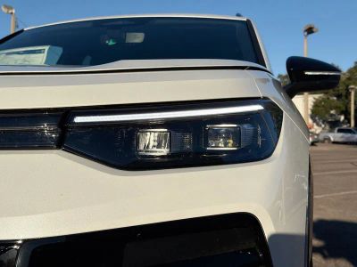 2026 Volkswagen Tiguan — photo 9 view
