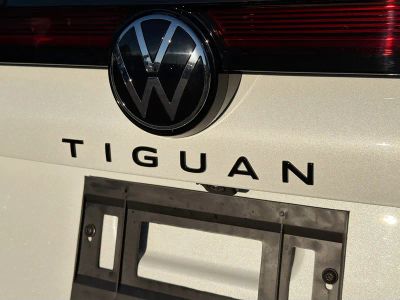 2026 Volkswagen Tiguan — photo 11 view