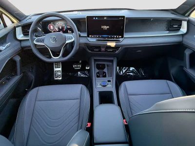 2026 Volkswagen Tiguan — photo 16 view