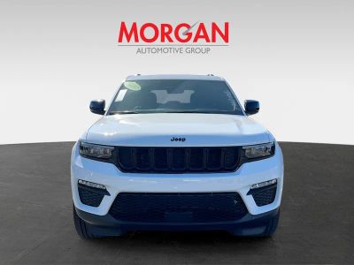 2025 Jeep Grand Cherokee — side profile view