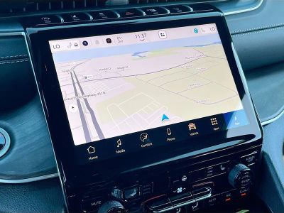 2025 Jeep Grand Cherokee — photo 13 view