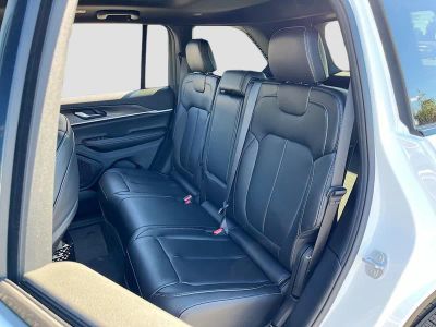 2025 Jeep Grand Cherokee — photo 25 view