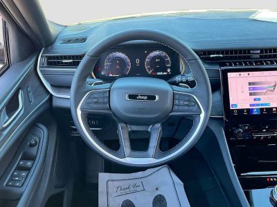 2025 Jeep Grand Cherokee — photo 23 view