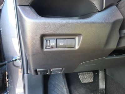 2025 Toyota RAV4 - Photo 14