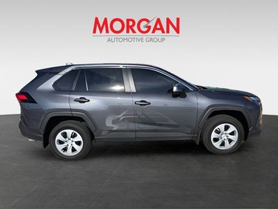 2025 Toyota RAV4 - Photo 3