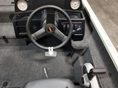 2024 Lowe Boats Legacy - Photo 10