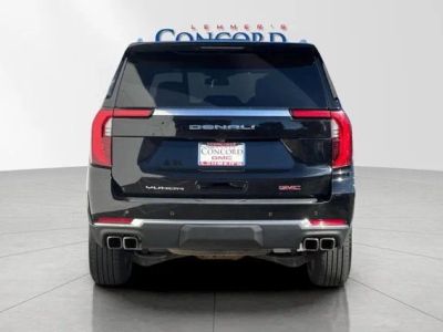 2025 GMC Yukon — detail view