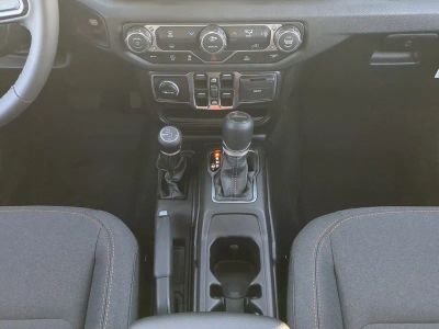 2026 Jeep Gladiator — photo 20 view