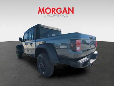2026 Jeep Gladiator — photo 7 view