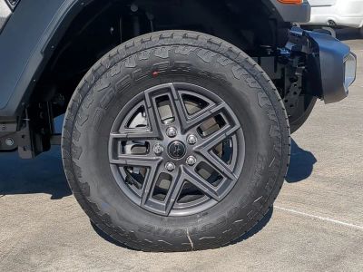 2026 Jeep Gladiator — photo 11 view