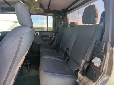 2026 Jeep Gladiator — photo 15 view