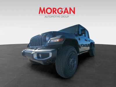2026 Jeep Gladiator — photo 9 view