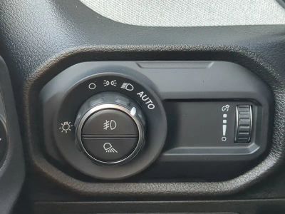 2026 Jeep Gladiator — photo 23 view