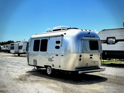 2022 Airstream Caravel - Photo 3