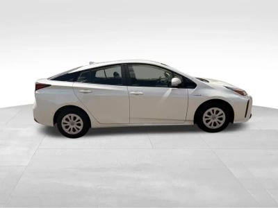 2019 Toyota Prius - Photo 11