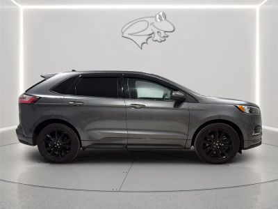 2022 Ford Edge — interior view