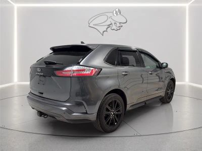 2022 Ford Edge — detail view
