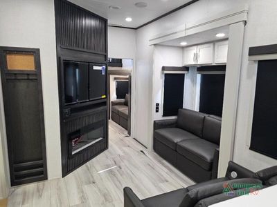 2025 Keystone RV Avalanche - Photo 37