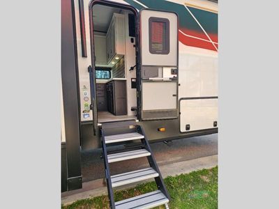 2025 Keystone RV Avalanche - Photo 6