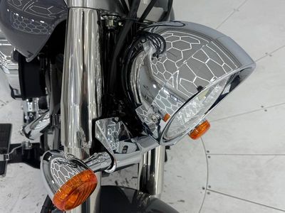 2025 Suzuki Boulevard C50 - Photo 11
