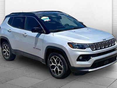 2025 Jeep Compass Limited in Silver Zynith Met — front three-quarter view