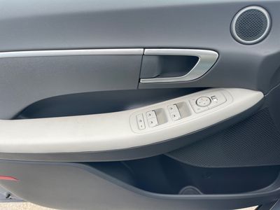2025 Hyundai Sonata — photo 13 view