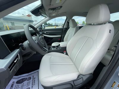 2025 Hyundai Sonata — photo 12 view