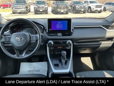 2023 Toyota RAV4 XLE - Photo 16