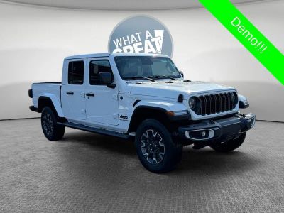 2026 Jeep Gladiator GLADIATOR SAHARA 4X4 in Bright White Clear-Coat Exterior Paint — front three-quarter view