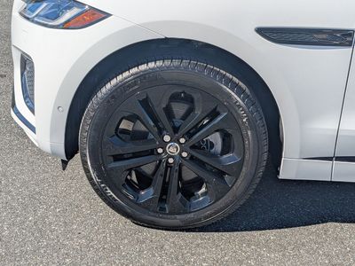 2026 Jaguar F-PACE — photo 10 view
